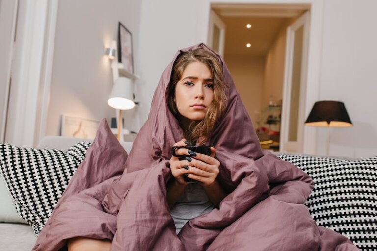 adult-beautiful-beverage-blanket-bored-brunette-1633648-pxhere.com (1)