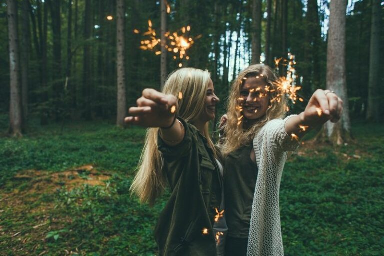 forest-person-people-woman-celebration-young-846299-pxhere.com