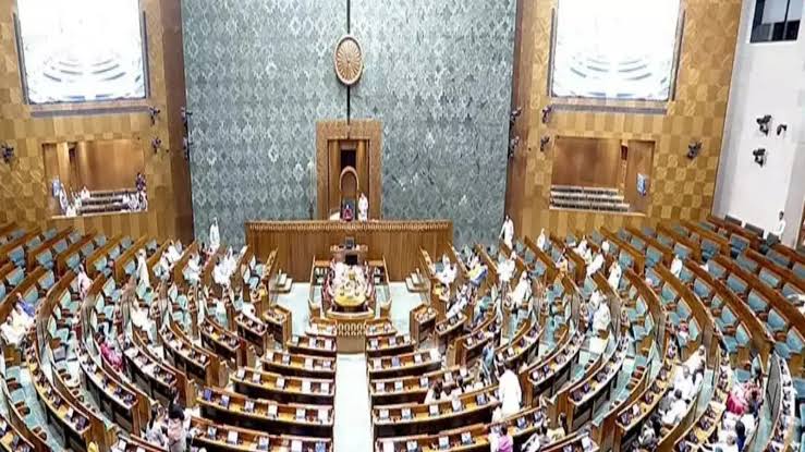 लोकसभा में महिला आरक्षण बिल पर वोटिंग: 298 समर्थन के बावजूद पास नहीं हुआ, 21 घंटे चली बहस